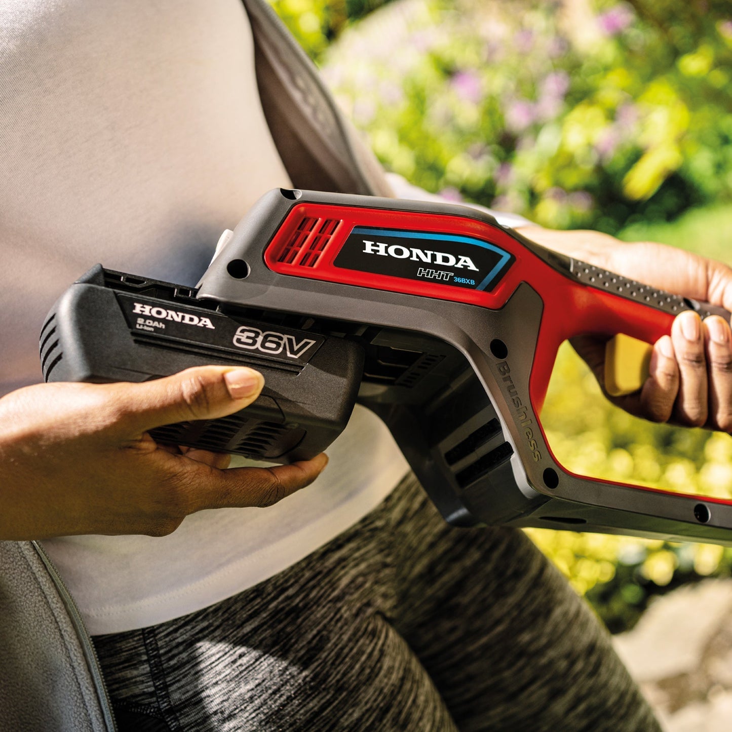 Honda Izy HRG 466 XB 46cm Cordless Lawn Mower Bundle – Cordless Lawn Trimmer, 6Ah Battery & Fast Charger
