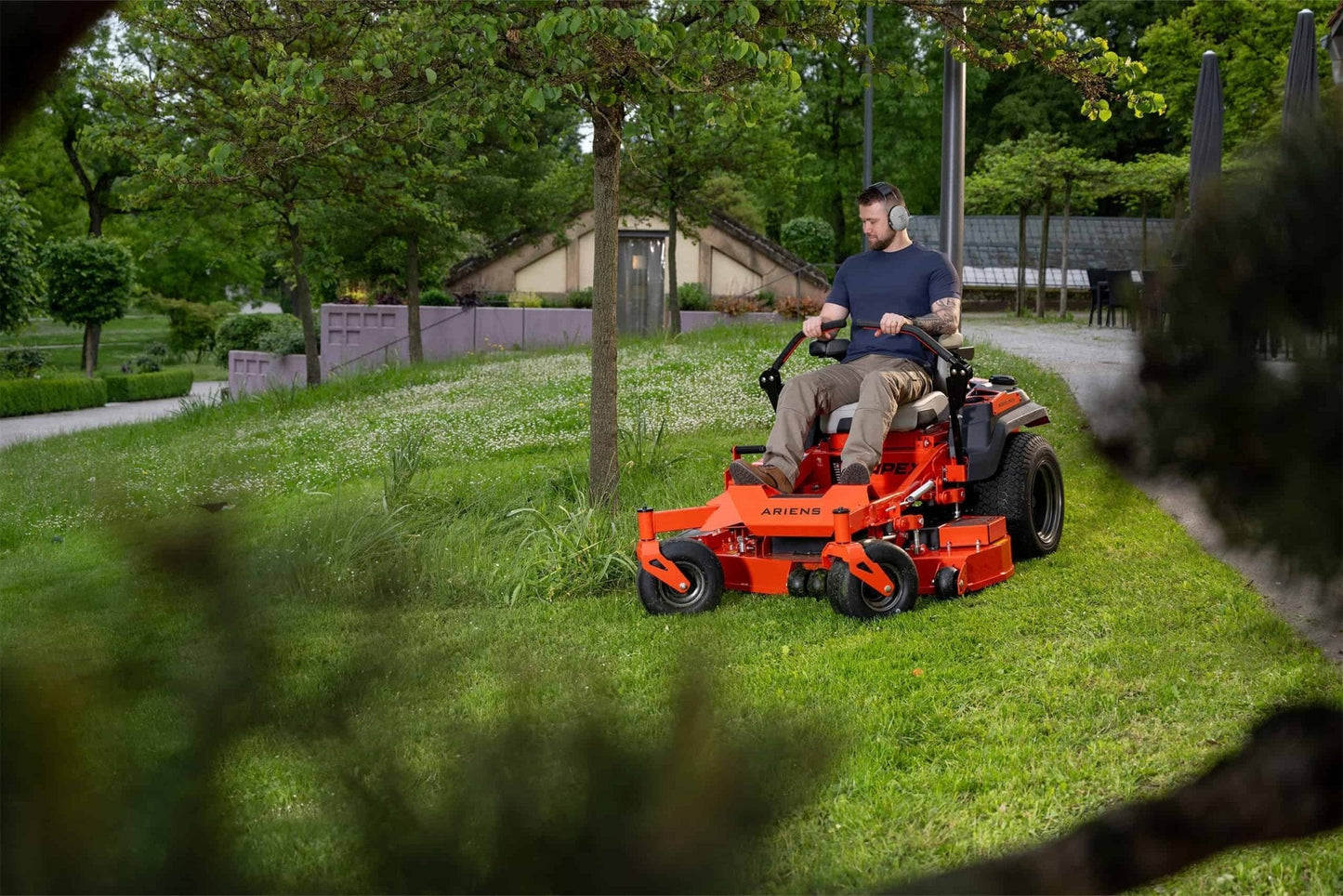Ariens Apex 48 122cm (48") Zero-Turn Mower