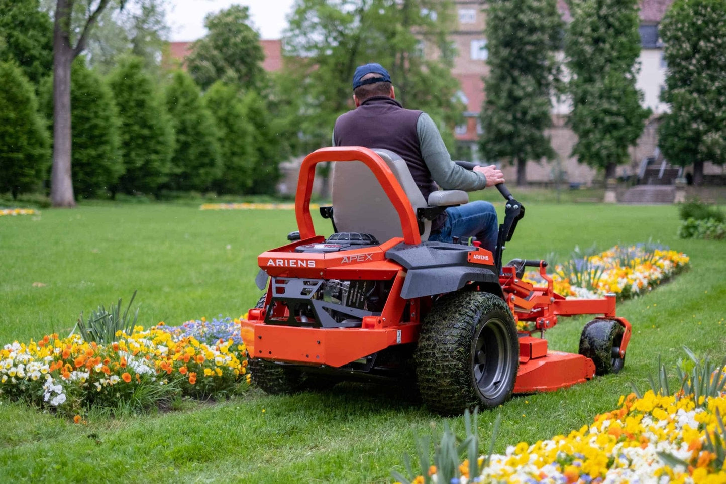 Ariens Apex 48R 122cm (48") Rear-Discharge Zero-Turn Mower