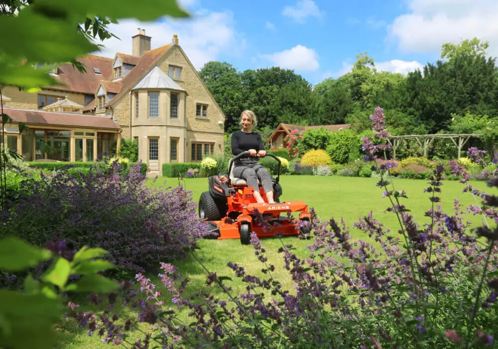 Ariens Edge 107cm (42") Zero Turn Lawn Tractor