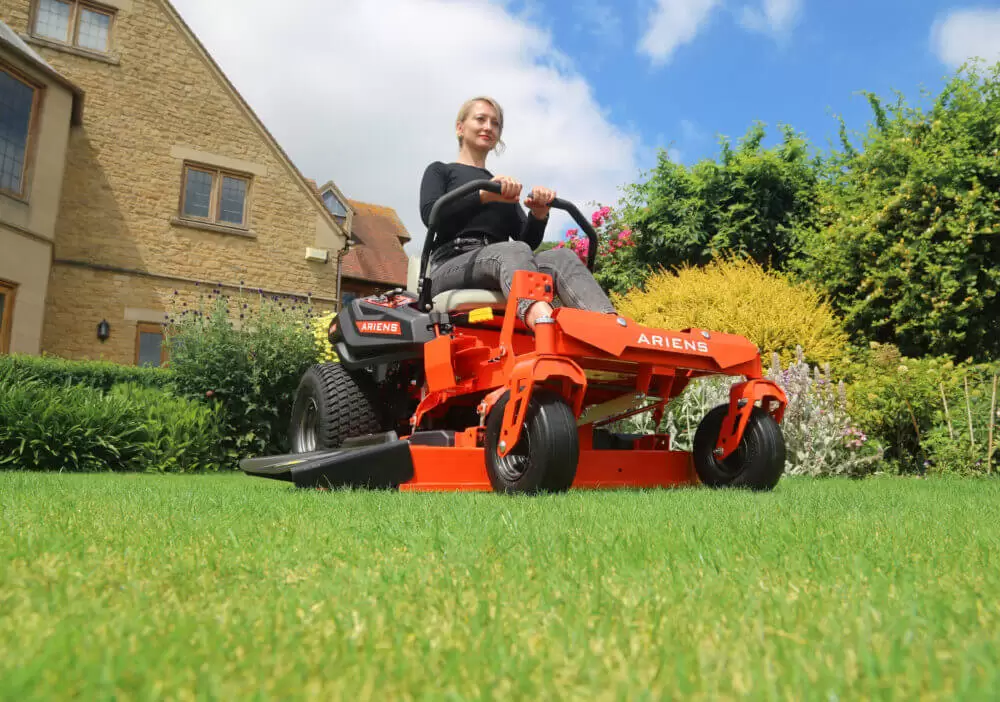 Ariens Edge 107cm (42") Zero Turn Lawn Tractor