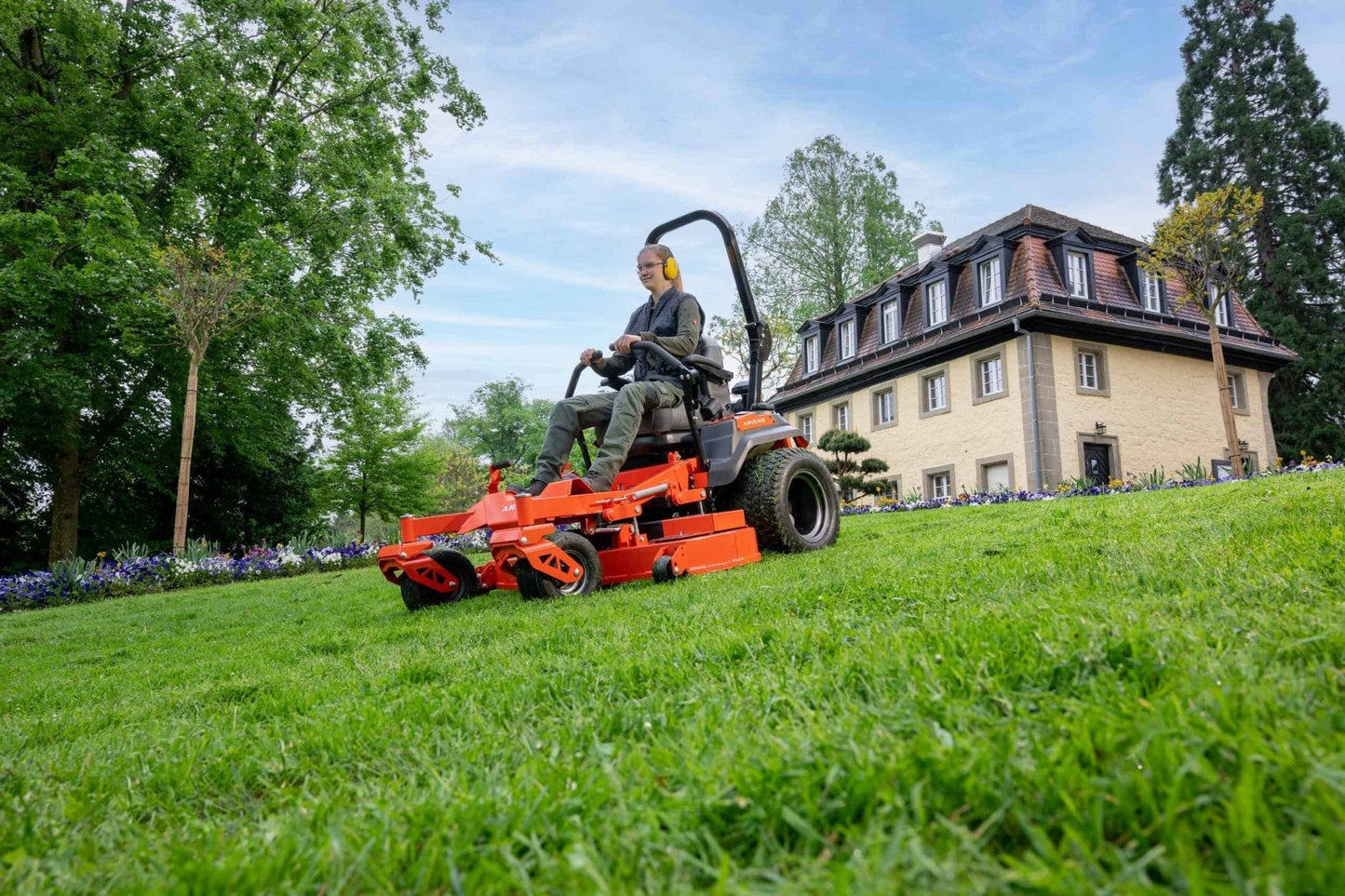 Ariens Zenith 52R 132cm (52") Rear-Discharge Zero-Turn Mower