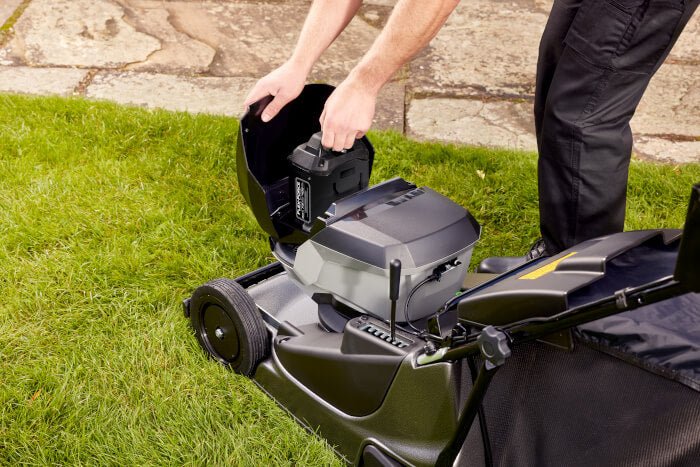 Hayter Harrier 41 Pro Rear Roller 60V Battery Mower