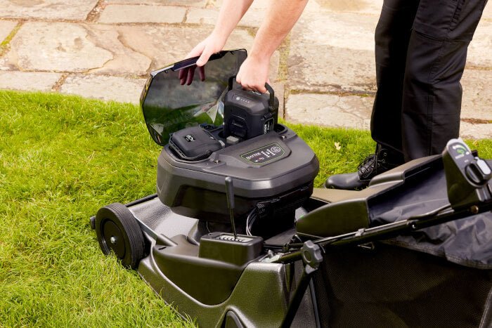 Hayter Harrier 48 Pro Rear Roller 60V Battery Mower