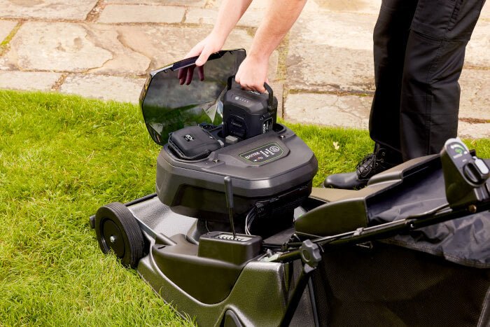 Hayter Harrier 56 Pro Rear Roller 60V Battery Mower
