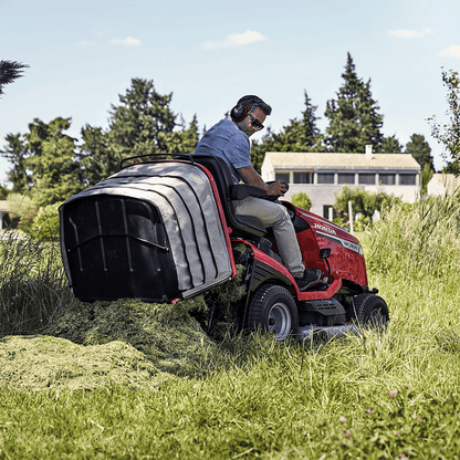 Honda HF 2625 HME 122cm (48") Premium Lawn Tractor with Versamow Mulching