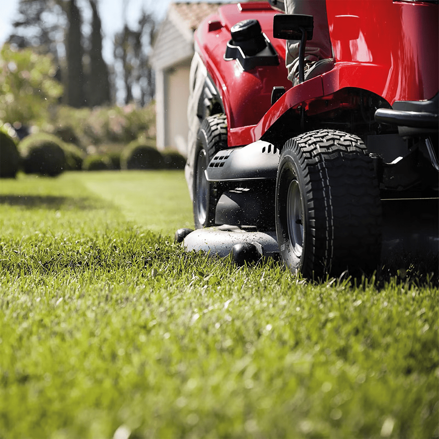 Honda HF 2625 HME 122cm (48") Premium Lawn Tractor with Versamow Mulching