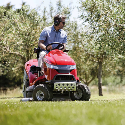 Honda HF 2625 HTE 122cm (48") Premium Lawn Tractor with Versamow Mulching and Electric Empty