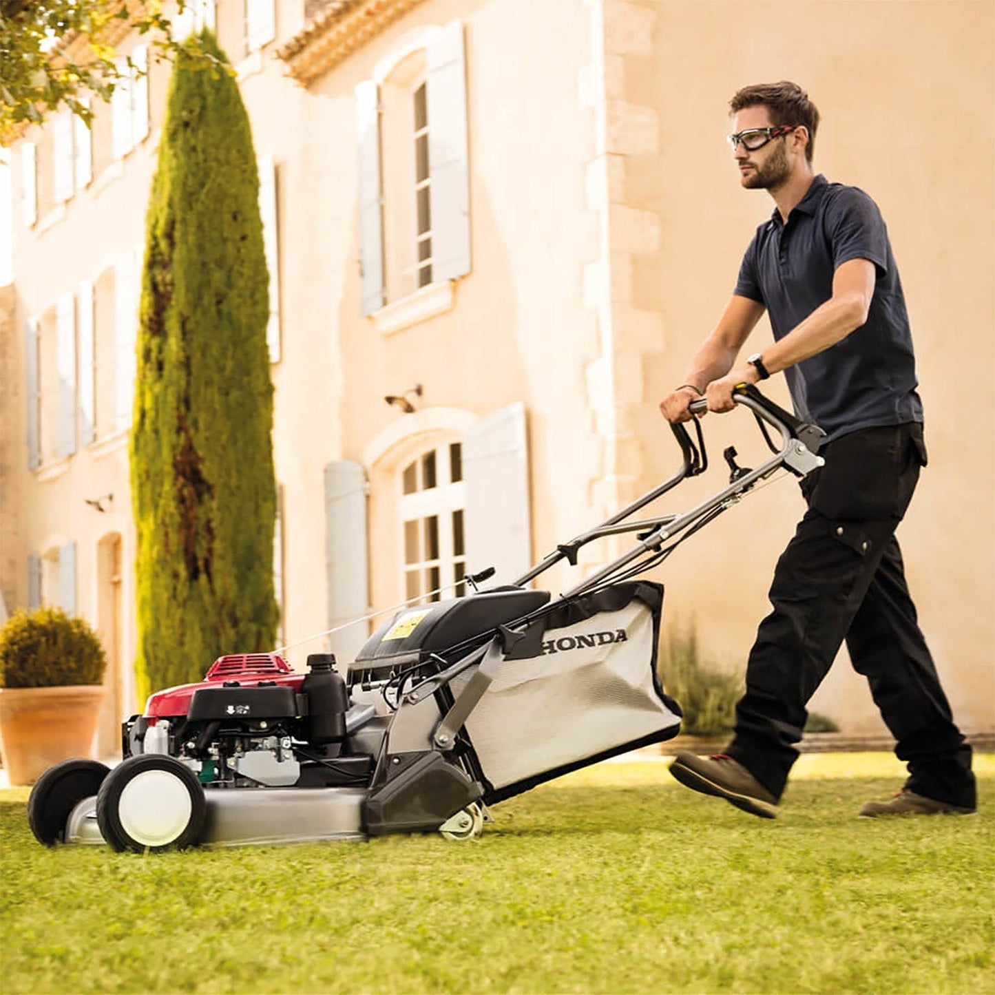 Honda HRD 536 QX 53cm (21") Professional Rear Roller Petrol Lawn Mower