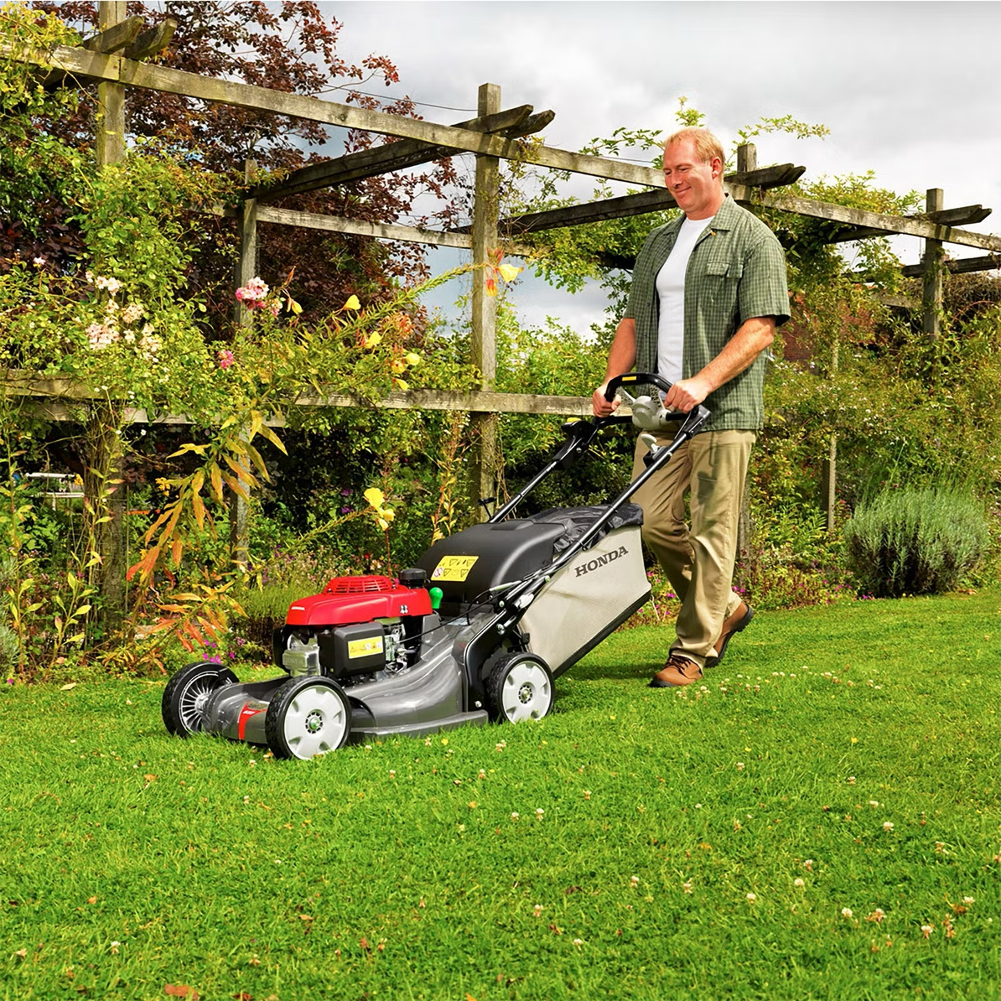 Honda HRX 537 VY 53cm (21") 4 Wheel Variable Speed Roto Stop Mower with Versamow Mulch System