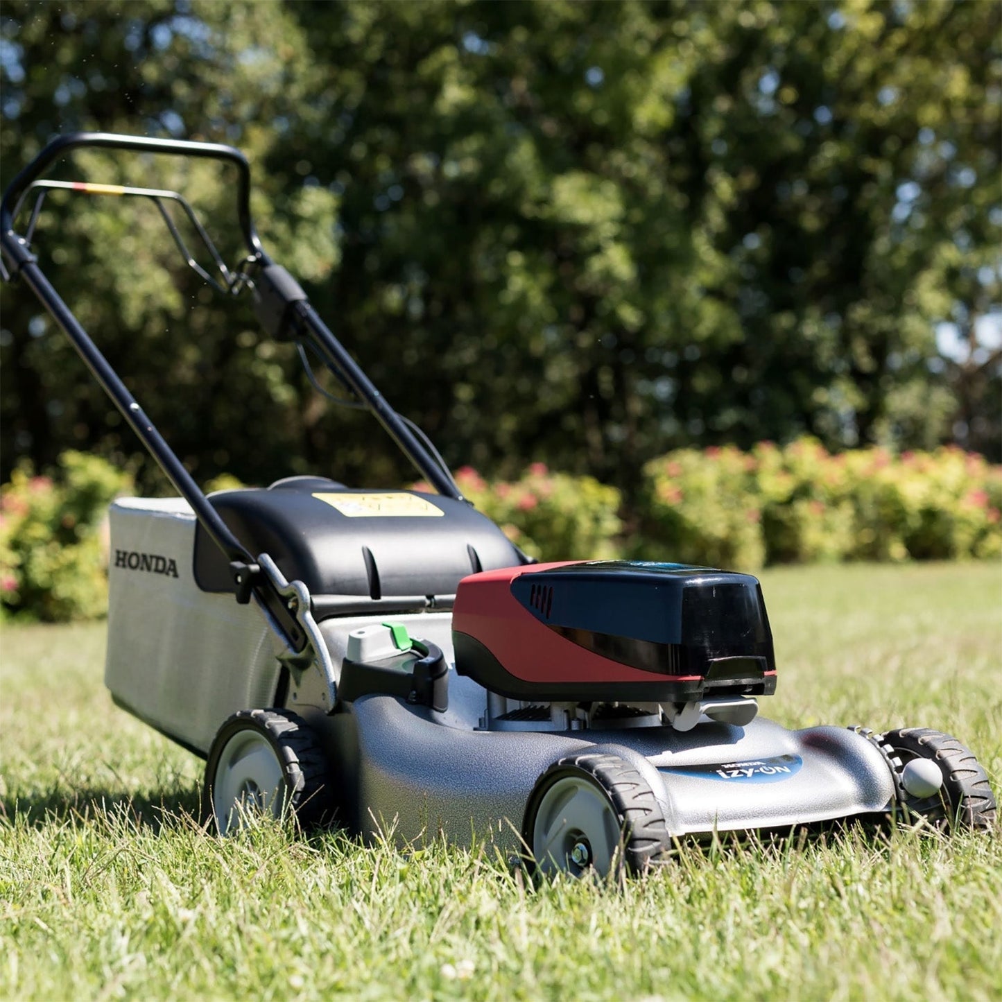 Honda Izy HRG 416 XB 41cm Cordless Lawn Mower Bundle – Lawn Trimmer, 4Ah Battery & Fast Charger
