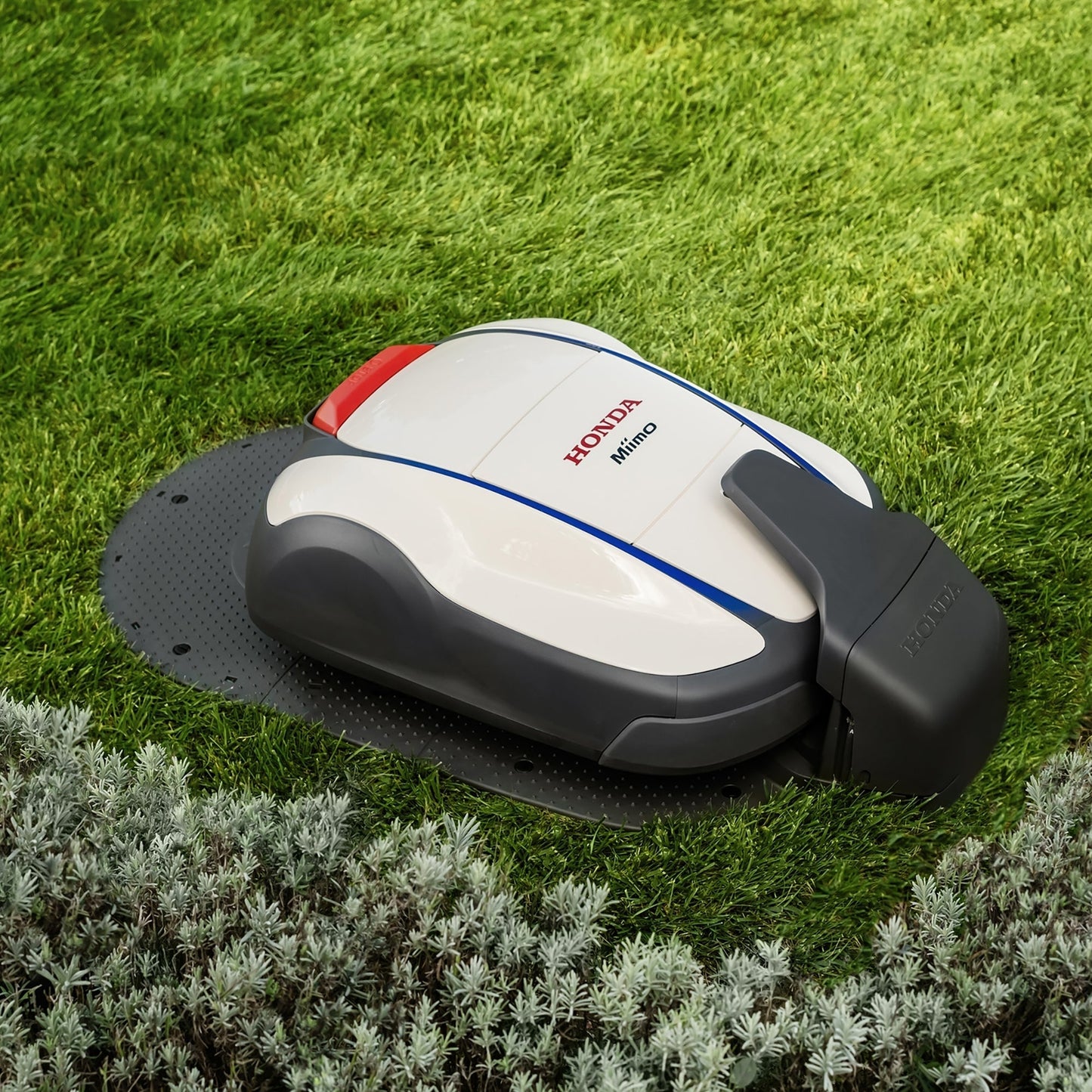 Honda Miimo 2500 Live Robotic Lawnmower Bundle – Installation Kit, Cordless Trimmer, 2Ah Battery & Fast Charger