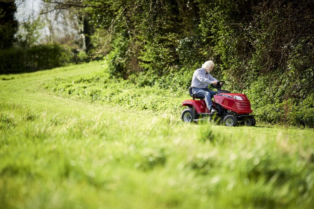 Mountfield MTF98M SD 98cm (38") 5 Speed Side Discharge Lawn Tractor