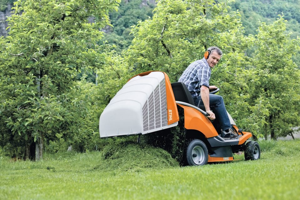 Stihl RT4082 81cm (32") Hydrostatic Direct Collect Ride-on Mower